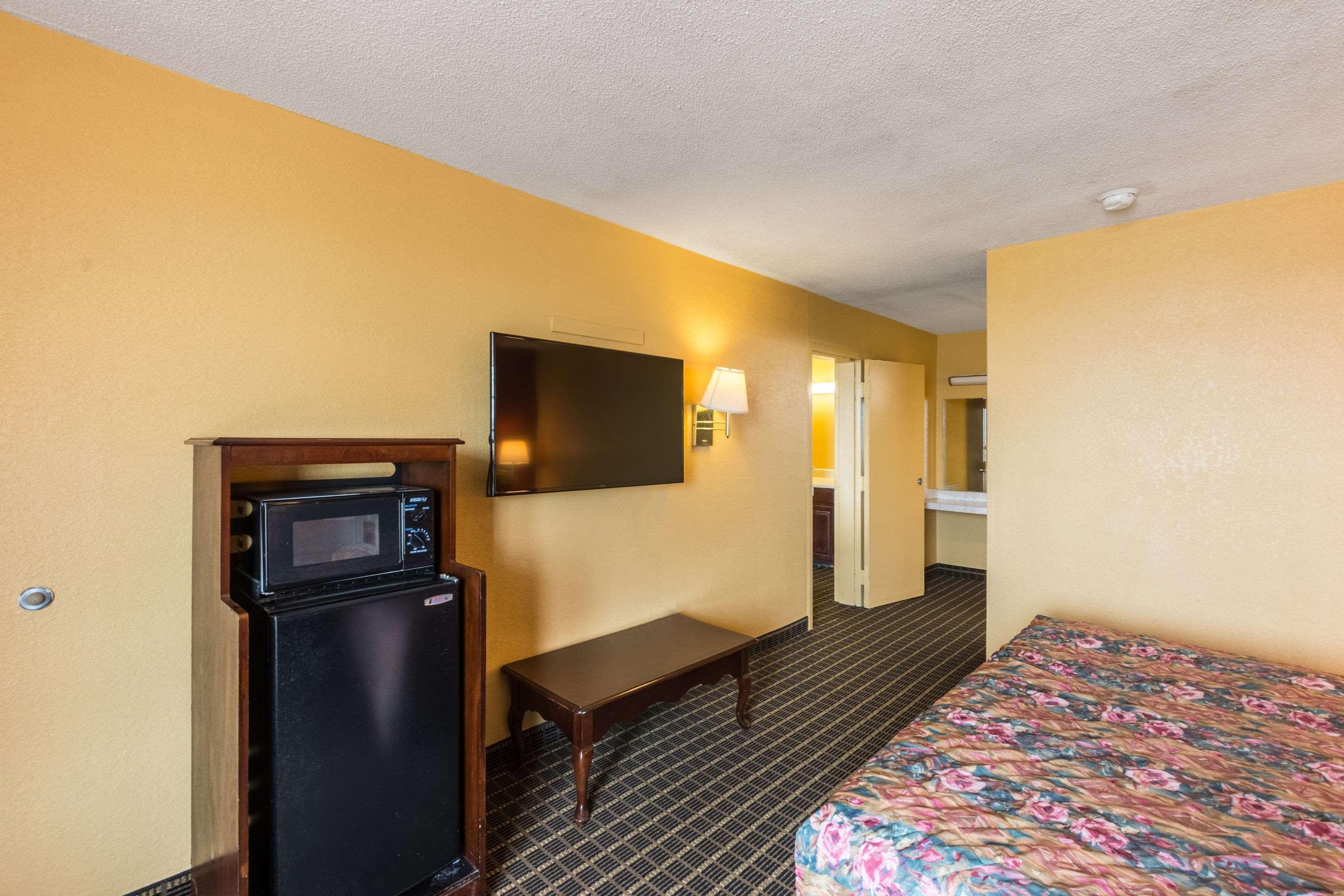 Econo Lodge Inn & Suites Orangeburg Exterior foto