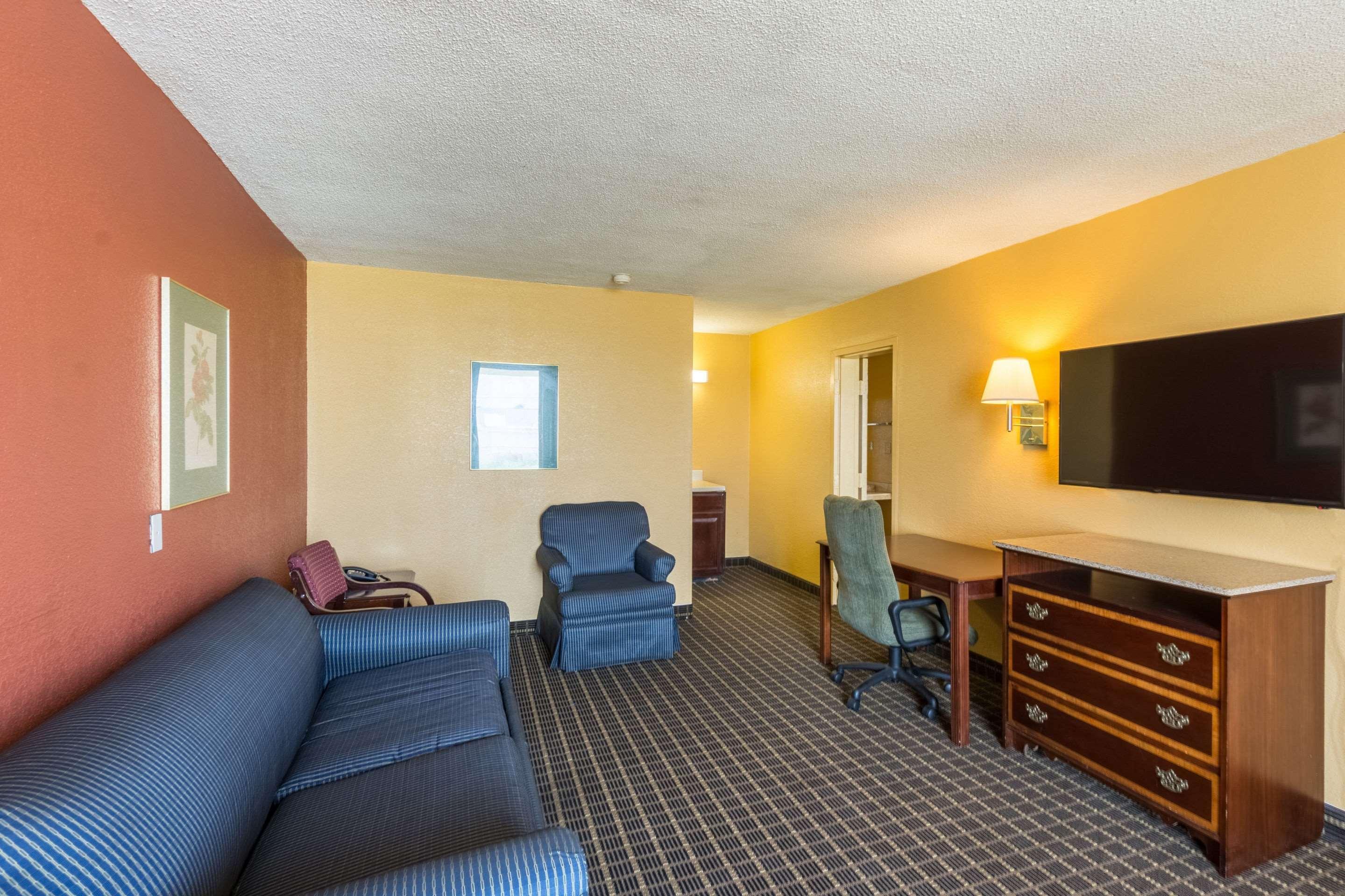 Econo Lodge Inn & Suites Orangeburg Exterior foto