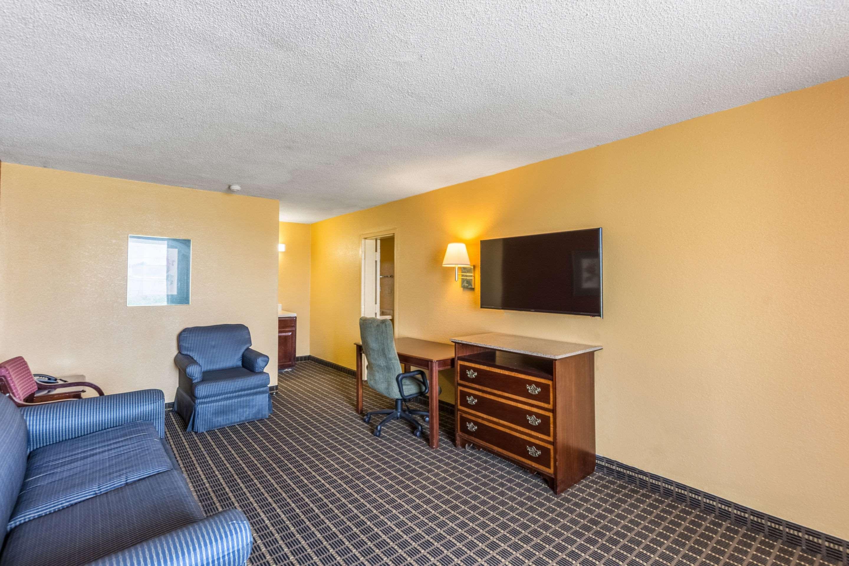 Econo Lodge Inn & Suites Orangeburg Exterior foto