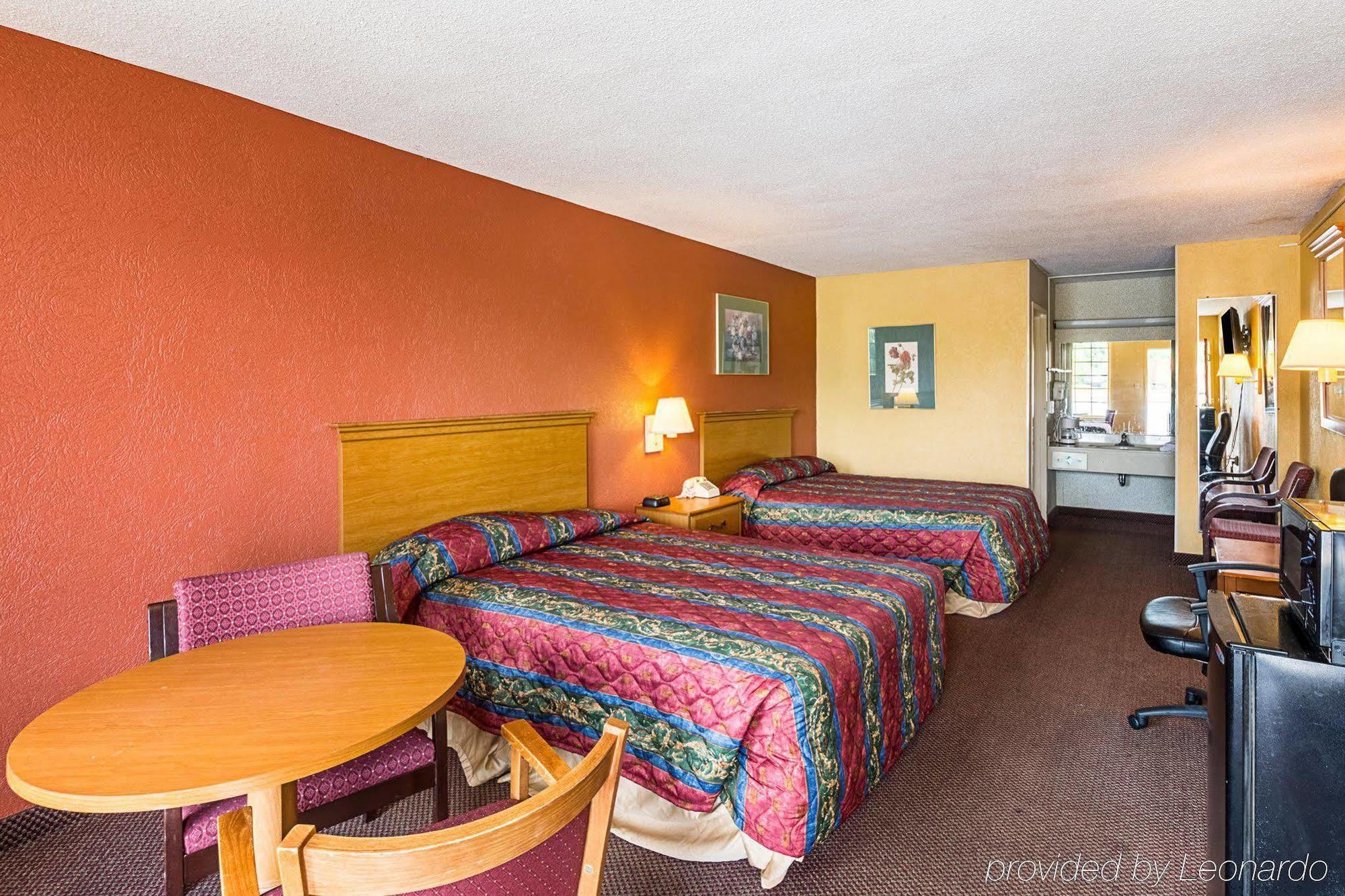 Econo Lodge Inn & Suites Orangeburg Exterior foto