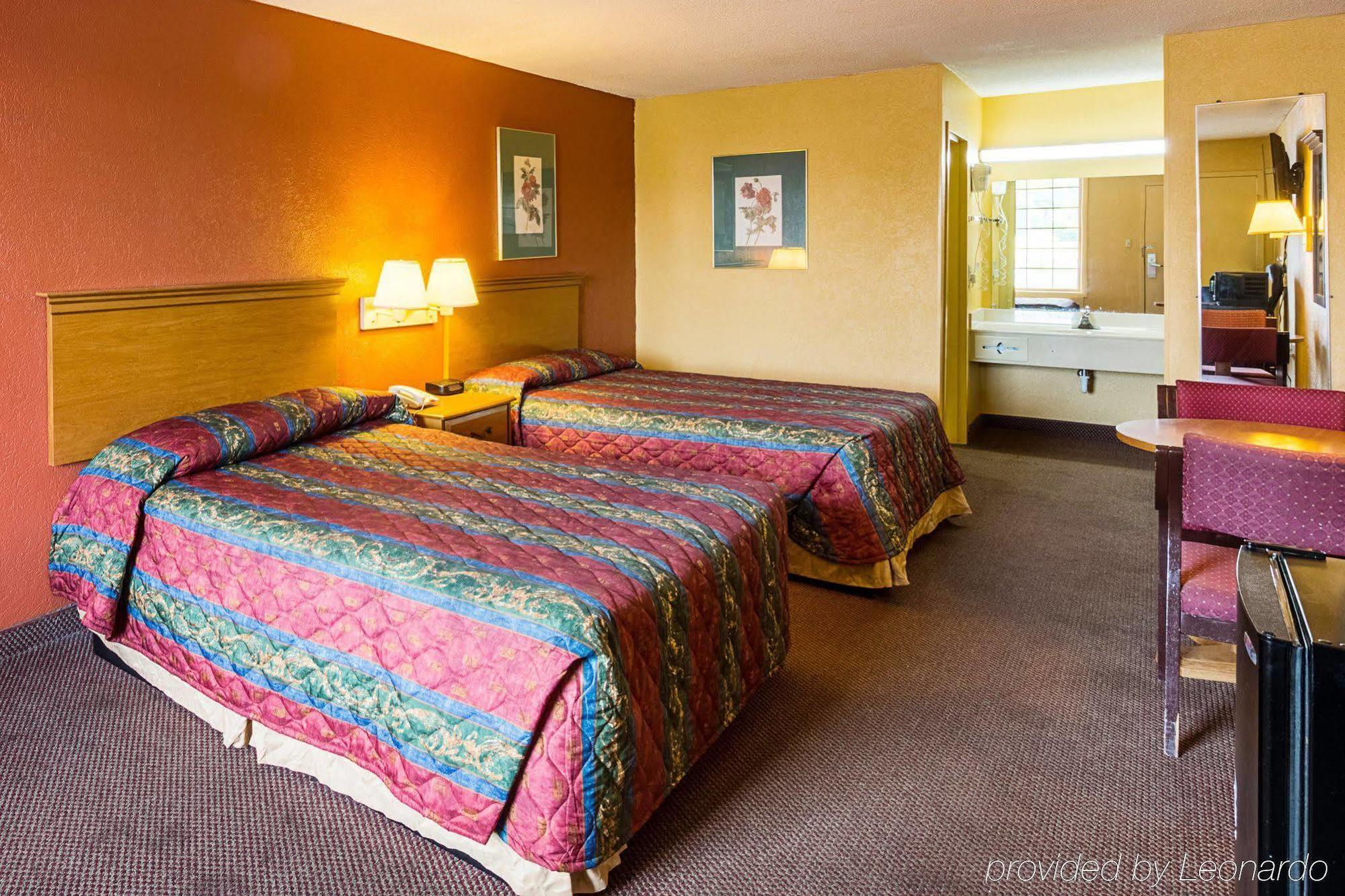Econo Lodge Inn & Suites Orangeburg Exterior foto